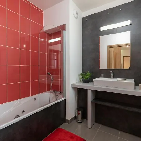 Superbe Pour 6 Avec Terrasse, Jardin Prive, Wi-fi Gratuit Et Parkings - Saint-lary Centre - Fr-1-296-320
