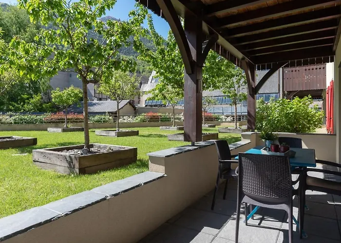 Superbe Pour 6 Avec Terrasse, Jardin Prive, Wi-fi Gratuit Et Parkings - Saint-lary Centre - Fr-1-296-320 *
